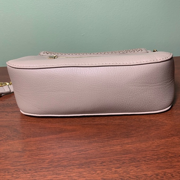 Madison West | Beige Cut Out Faux Leather Tassel Gold Chain Strap - Picture 5 of 10